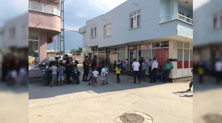 Eniştelerini 50 lira için bıçakladılar