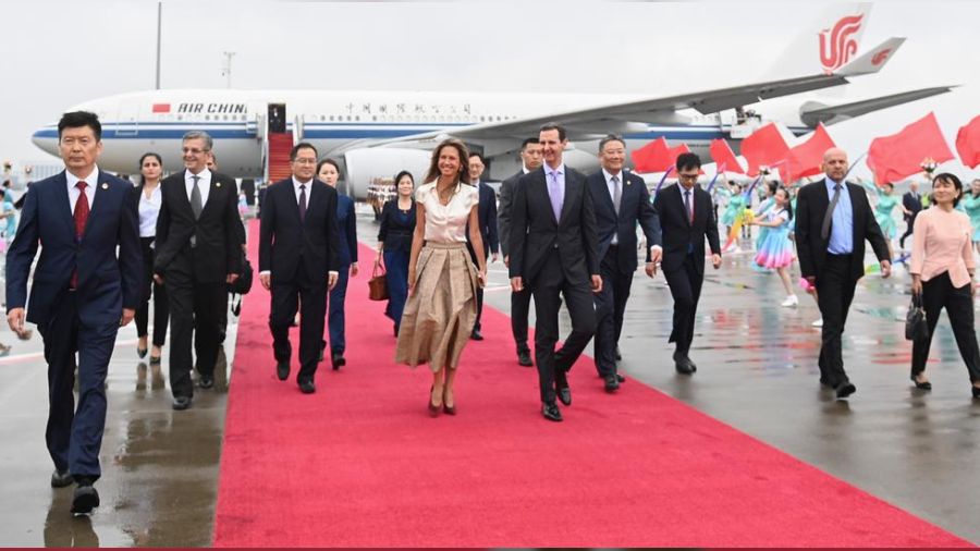 Esad 4 g�nd�r �lkesinden uzakta, demek ki Suriye'de �ok �ey de�i�ti