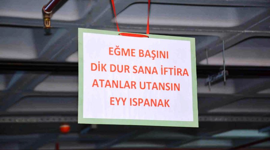 Esnaf çareyi afiş asmakta buldu