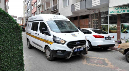Evde tek bırakılan çocuk ölü bulundu
