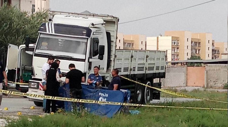 Evinin önünde pusu kurulan genç öldürüldü