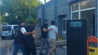 Evlilik hazırlığı yapan genç, nişanlısının önünde bıçaklanarak öldürüldü