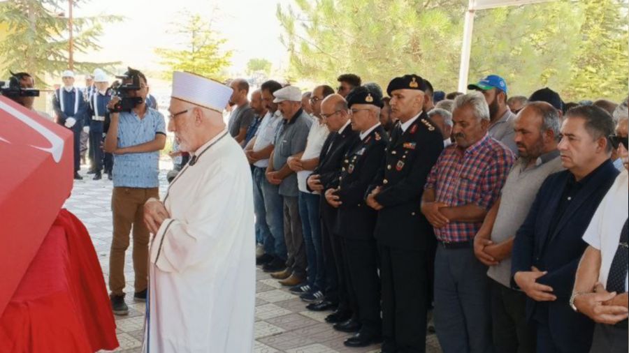 Evlilik iste�ini reddeden Gazi babas�n� t�fekle �ld�rd�