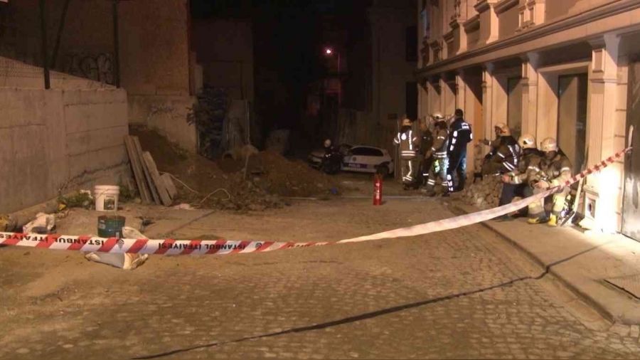 Fatih'te işçiler doğalgaz borusunu patlattı