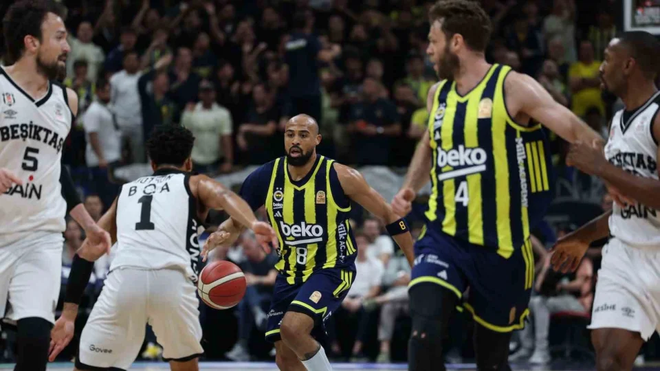 Fenerbah�e, Be�ikta� kar��s�nda seriyi 1-1'e getirdi