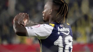 Fenerbahe'de bir ayrlk daha