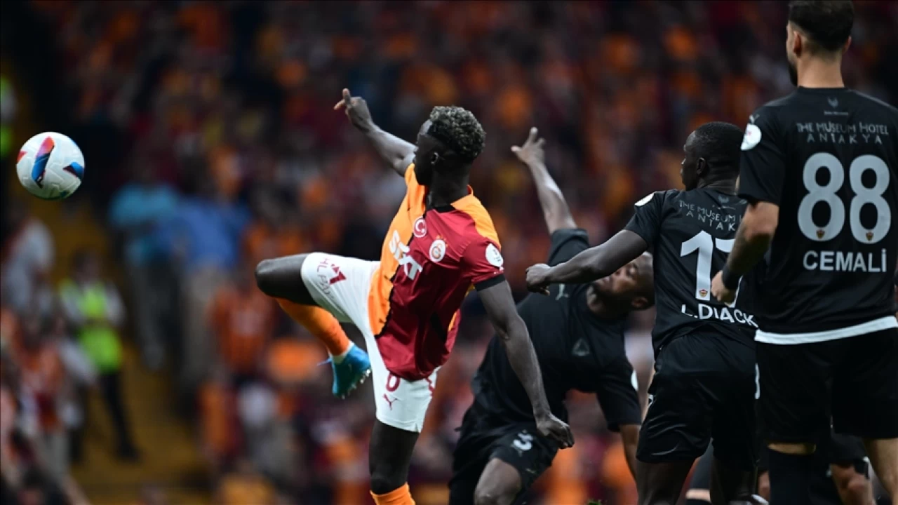 Galatasaray Hatay'da 3 puan pe�inde 