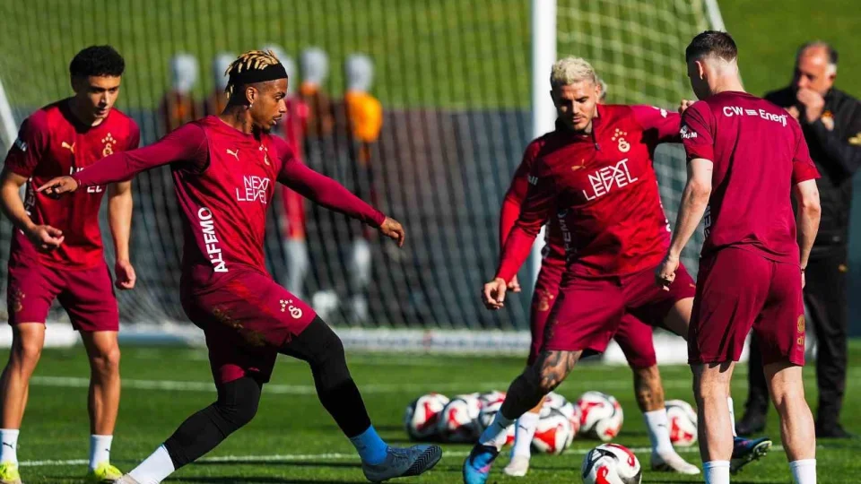Galatasaray ma� saatini bekliyor