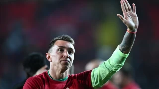 Galatasaray, Muslera'y 1 sezon daha tutmak istiyor