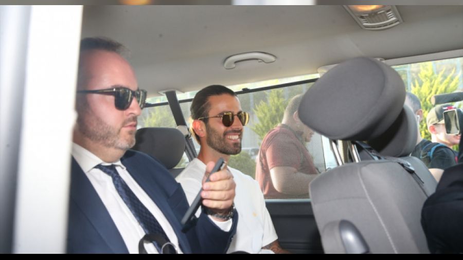 Galatasaray Portekizli orta sahas�na kavu�tu 