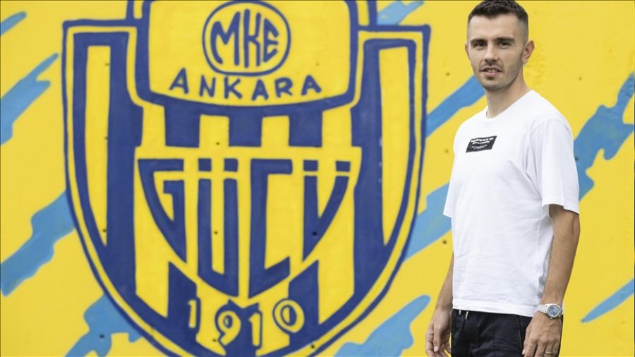 Galatasaray'dan ayrılan Emre sessizliğini bozdu