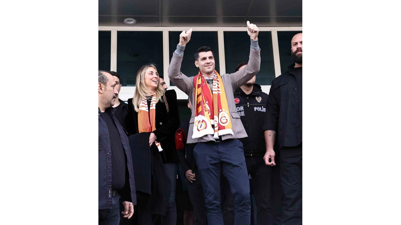 Galatasaray'ın yeni golcüsü Alvaro Morata, İstanbul'a geldi