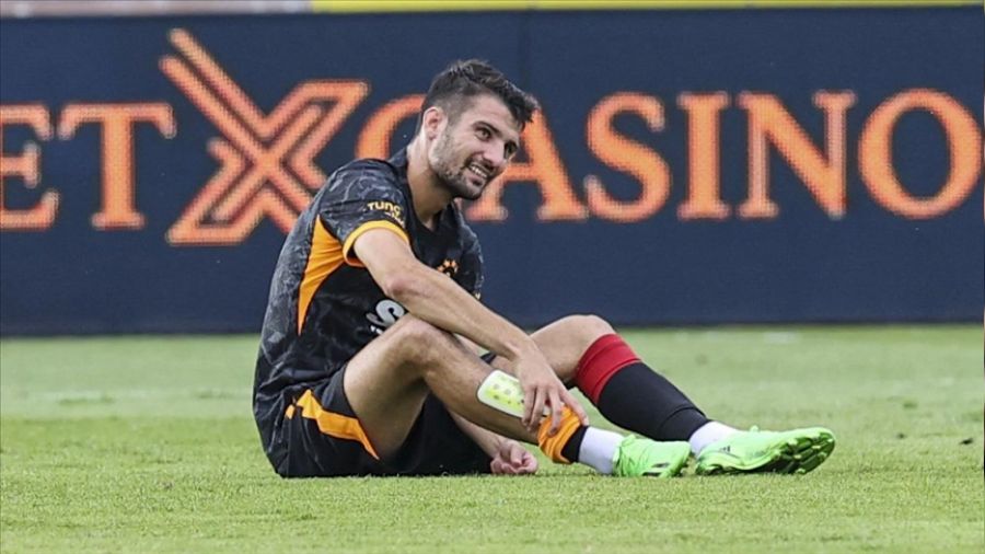 Galatasaray'�n yeni transferi 3 hafta yok 