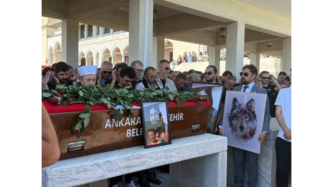 Gazeteci-yazar Nihat Gen� son yolculu�una u�urland�