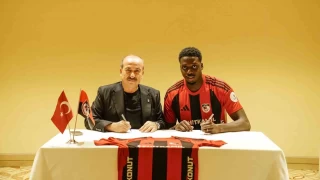 Gaziantep, Lille formas giyen Muhammed Bayo'yu kadrosuna katt