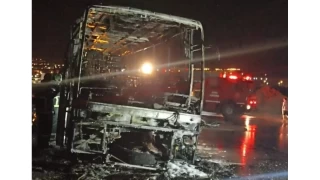 Gaziantep'te yolcu otobs alev topuna dnd