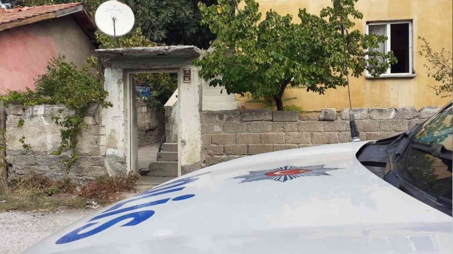 Gen adam evinde l bulundu