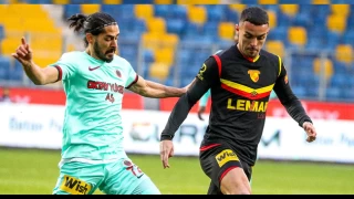 Göztepe 3'te 3 yaptı