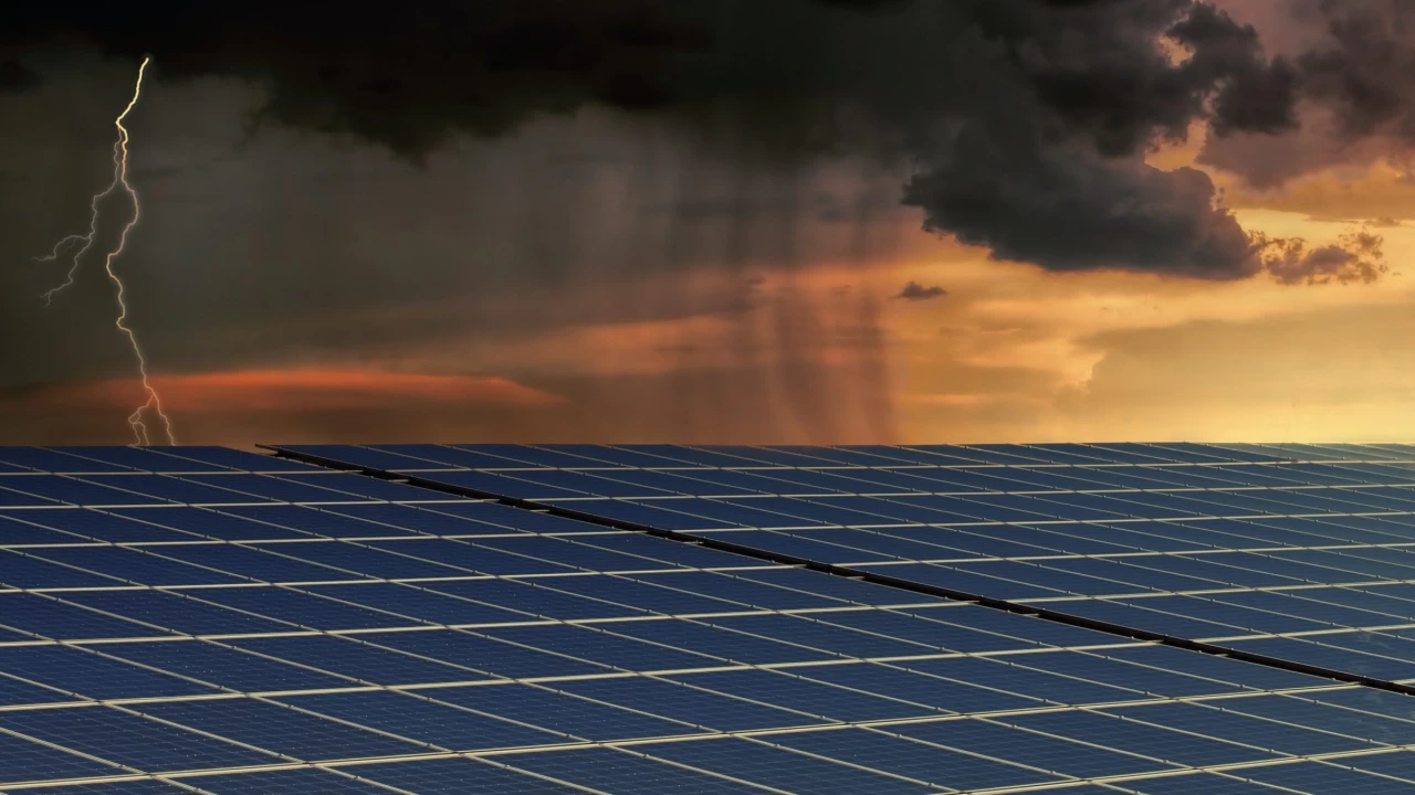 Güneş panellerinin ömrü ne kadar?