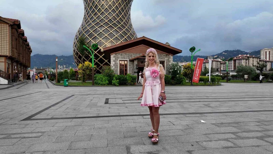G�neysulu Asl�han, Rize'nin 'Barbie ablas�' oldu