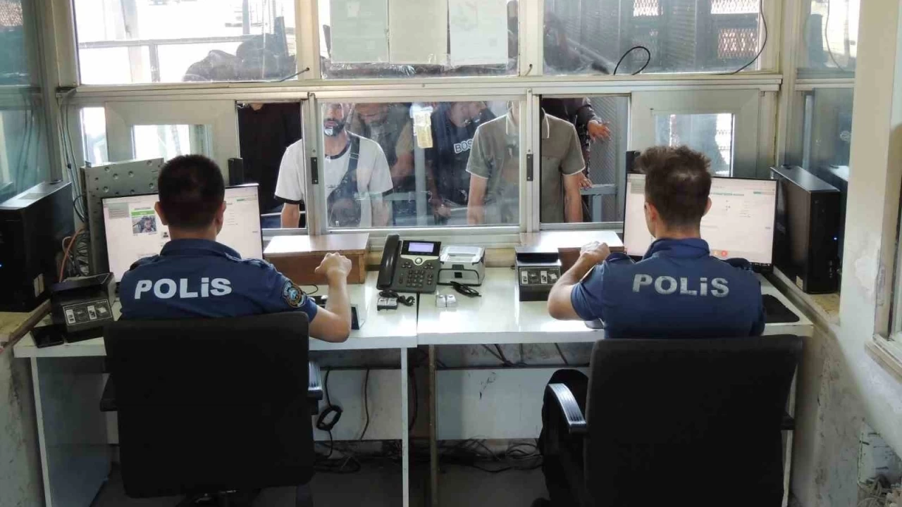 Habur Sınır Kapısı'nda 9 ayda 788 firari yakalandı