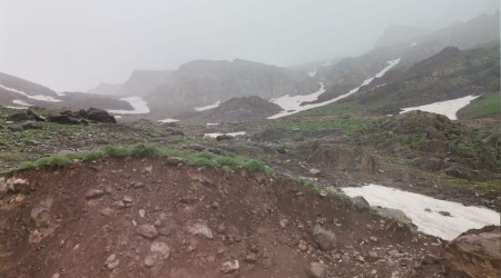 Hakkari'de mayıs ayında kar yağışı