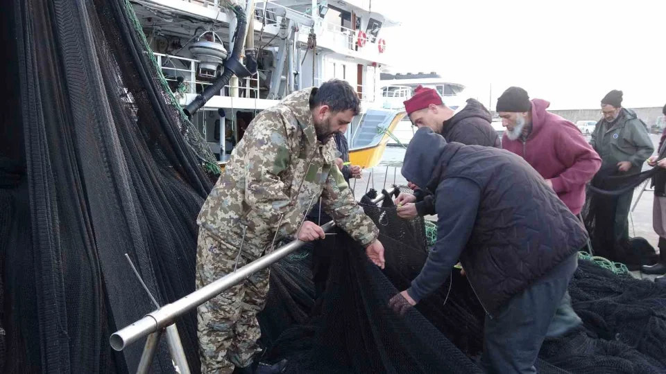 Hamsi av� beklentileri kar��lamay�nca bal�k��lar erken paydos etti