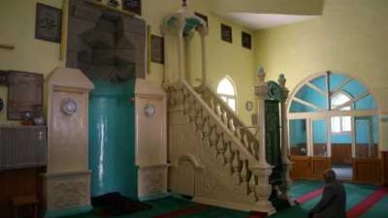 Hamur Kümbeti Camii: Tarihin sessiz tanığı