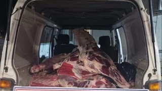 Hatay'da menei belirsiz 1 ton krmz et ele geirildi