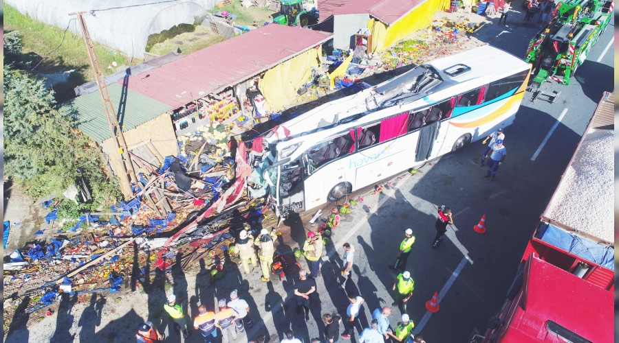 Havaist otob�s� kaza yapt�