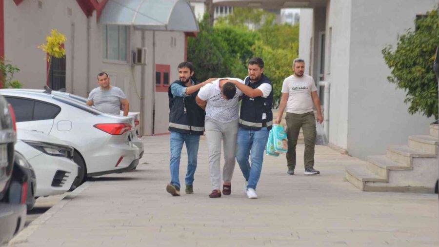 Havaya ateş açarken arkadaşını vurdu