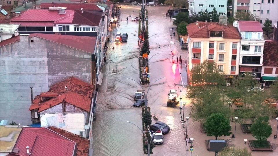 Havza'da tarih tekerr�r etti: 'Sorunlar�n arkas�ndan m� ko�aca��z, tedbir mi alaca��z?'