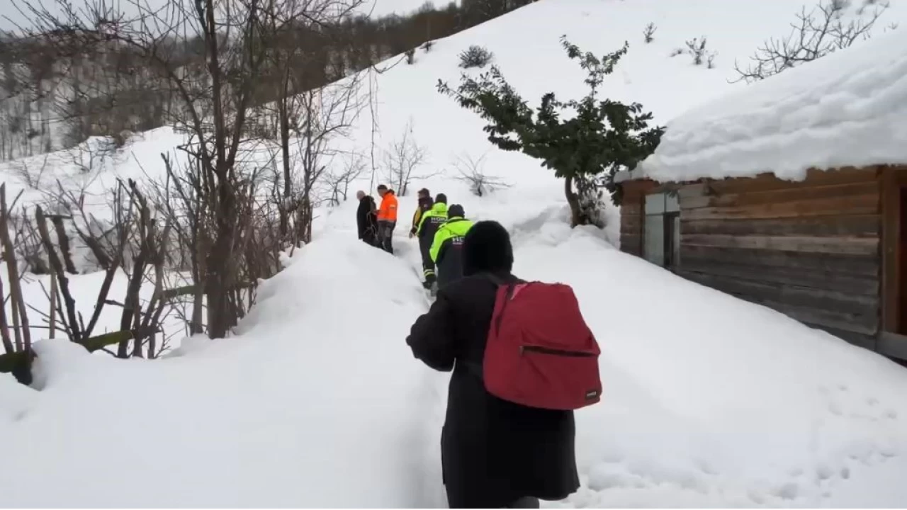 Hopa'da kalp hastası adam ve eşine 8 gün sonra ulaşılabildi