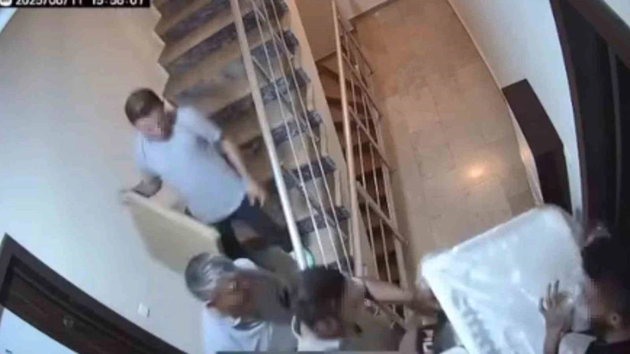 'Hoşuma gitti' diyerek terlik çalmışlardı: 2 çalışan işten çıkarıldı