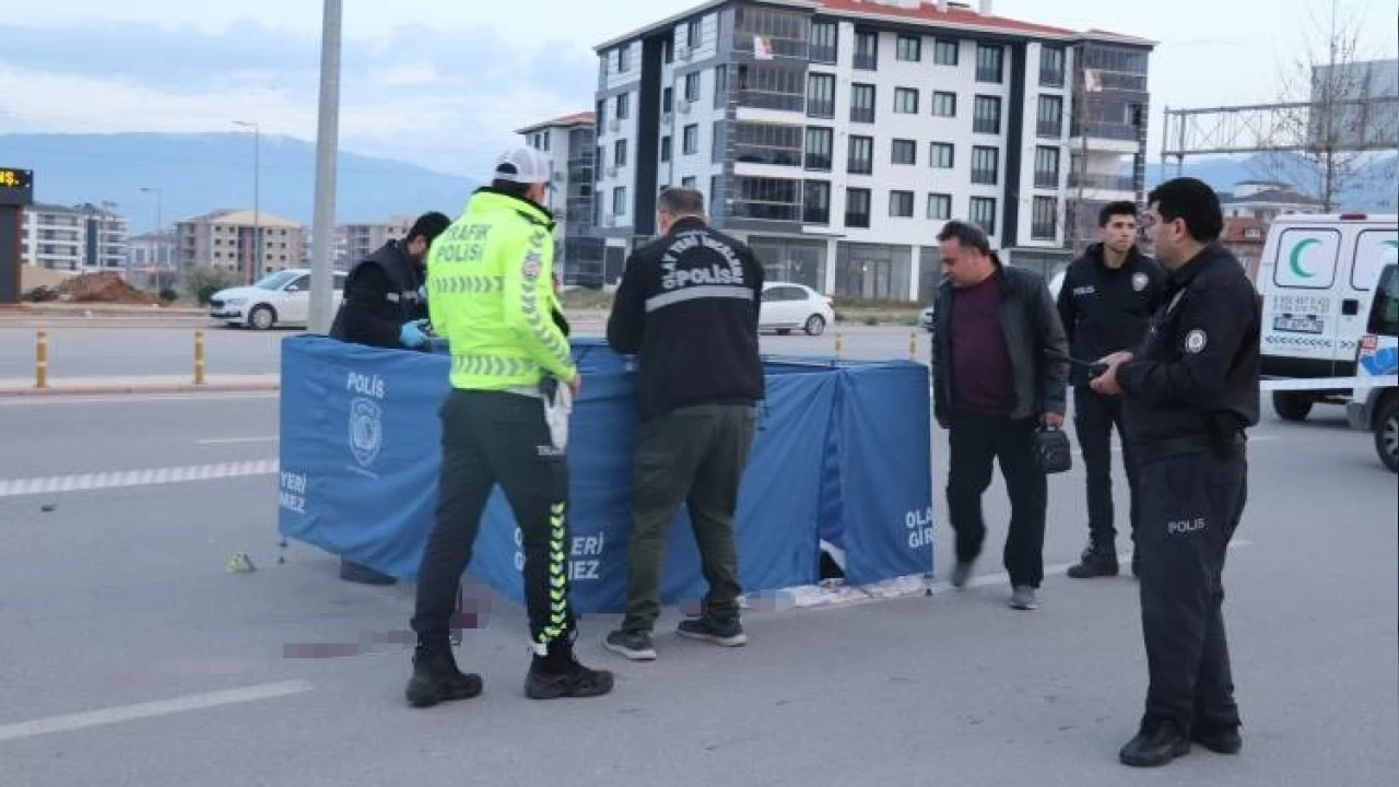 ftar iin ekmek alan ahs otomobilin arpmas sonucu yaamn yitirdi