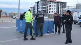 ftar iin ekmek alan ahs otomobilin arpmas sonucu yaamn yitirdi
