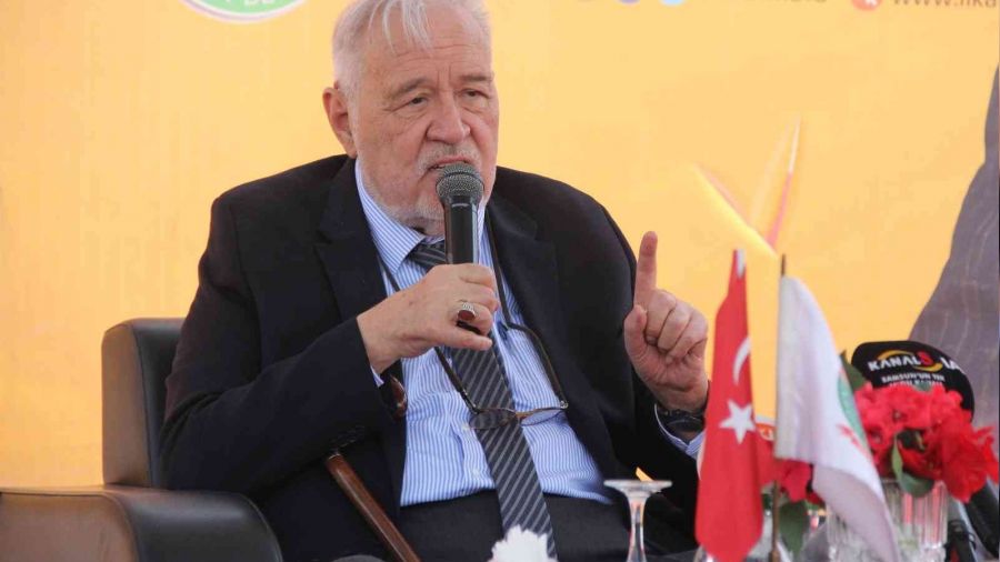 �lber Ortayl�'dan uyar�: 'Televizyonda yanl�� T�rk�e konu�uluyor'