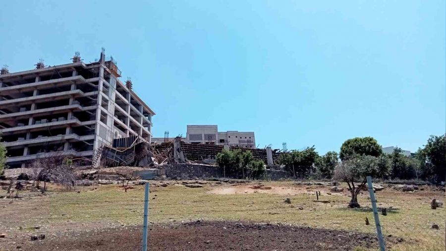İnşaat halindeyken kolonlar patladı: 1'i ağır 3 yaralı