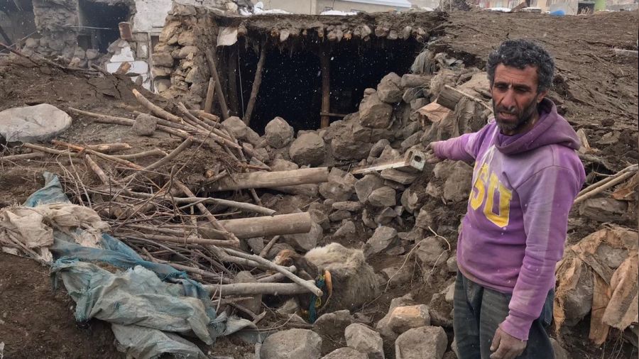 İran'daki depremde 1127 kişi yaralandı