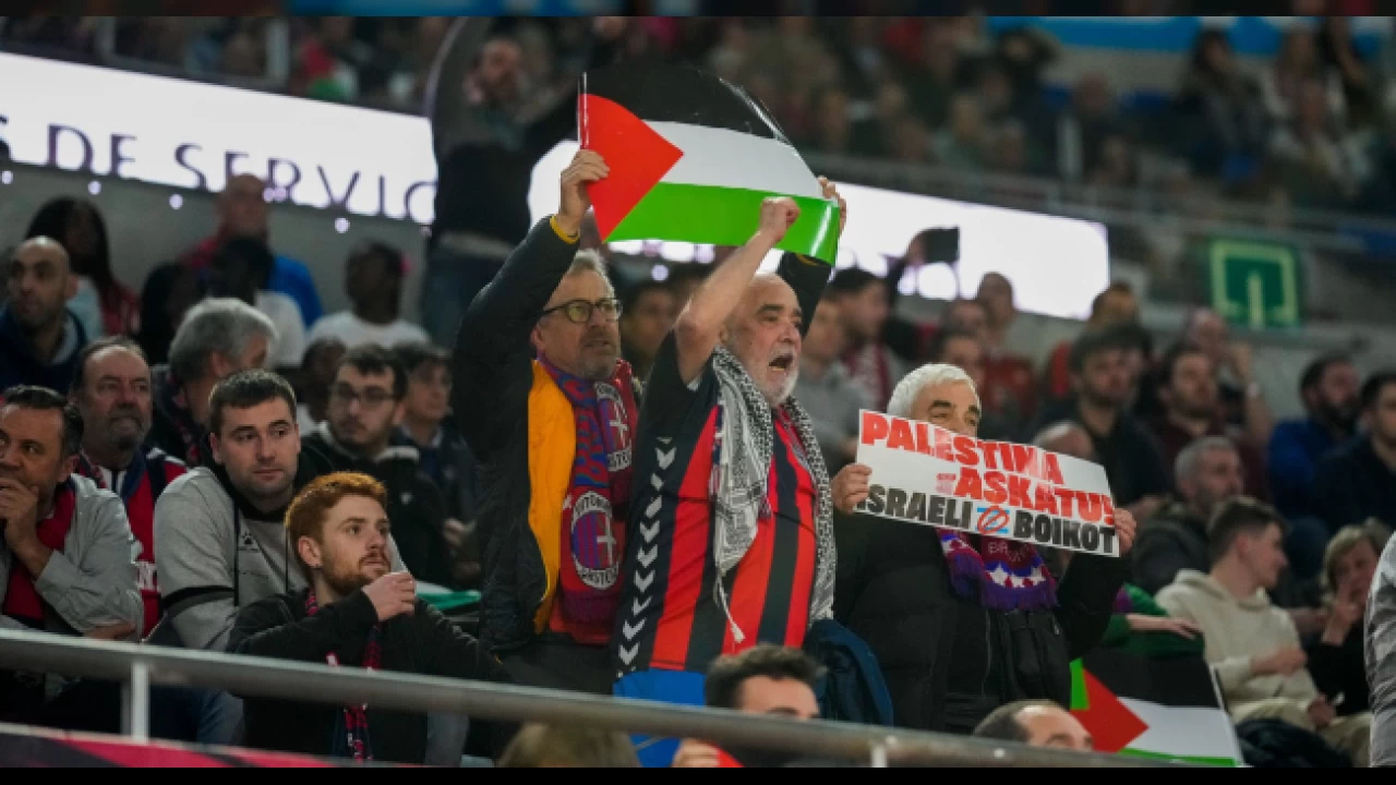 �spanyol taraftarlardan �srail'e sert tepki