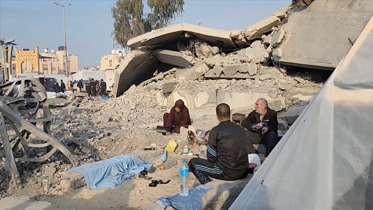 İsrail'in ateşkesi bozmasının ardından Gazze'de 500 bin Filistinli yerinden edildi