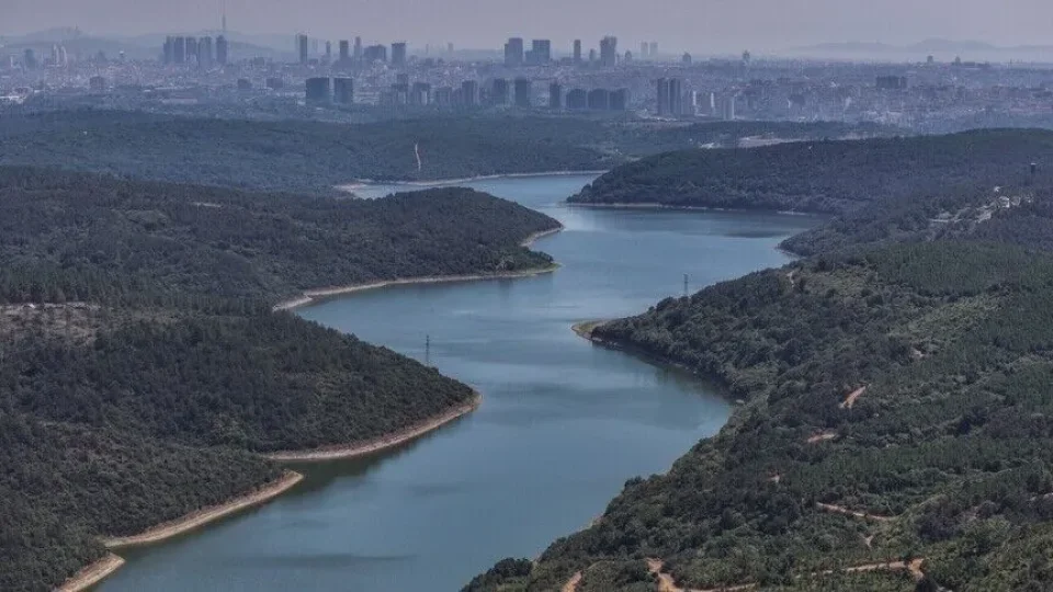 �stanbul'a su sa�layan barajlarda bu y�l�n 8 ay�nda y�zde 44,34 olarak �l��len doluluk oran�n�n 2025'in de �st�ne ��kt��� tespit edildi