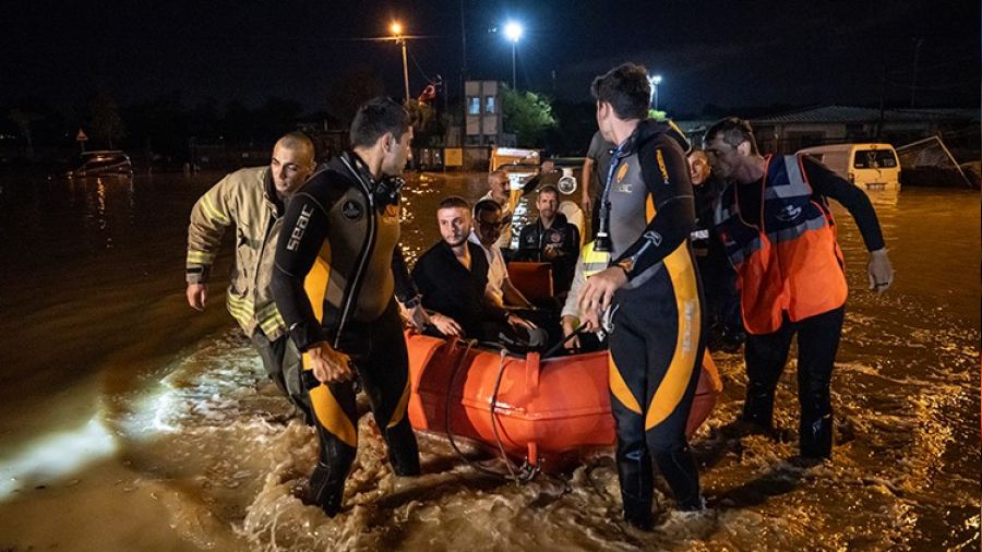 �stanbul'da 2 �l�, 12 yaral�