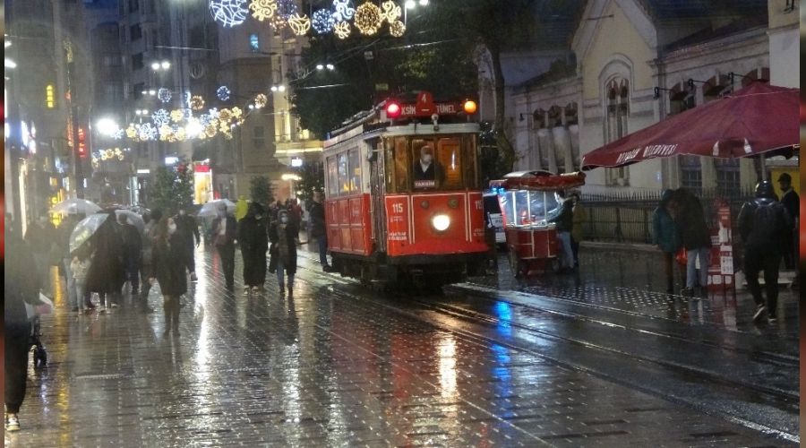 İstanbul'da beklenen yağış başladı