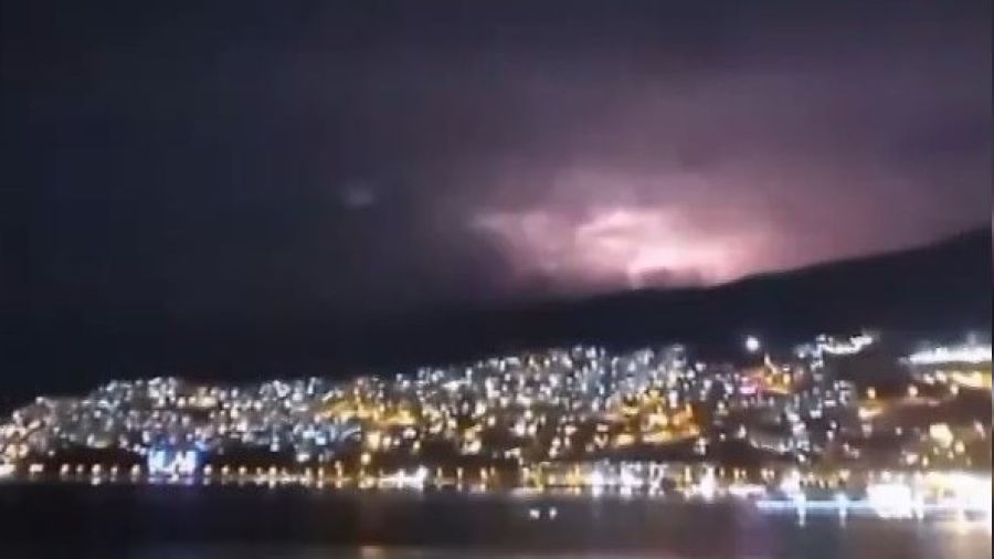 �stanbul'da �akan �im�ekler Bursa'dan g�r�ld�