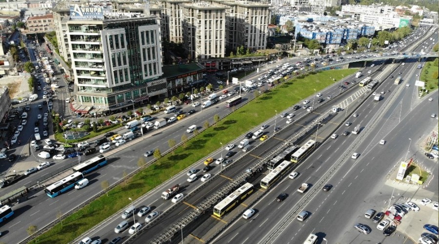 stanbul'da kademeli mesaiye baland