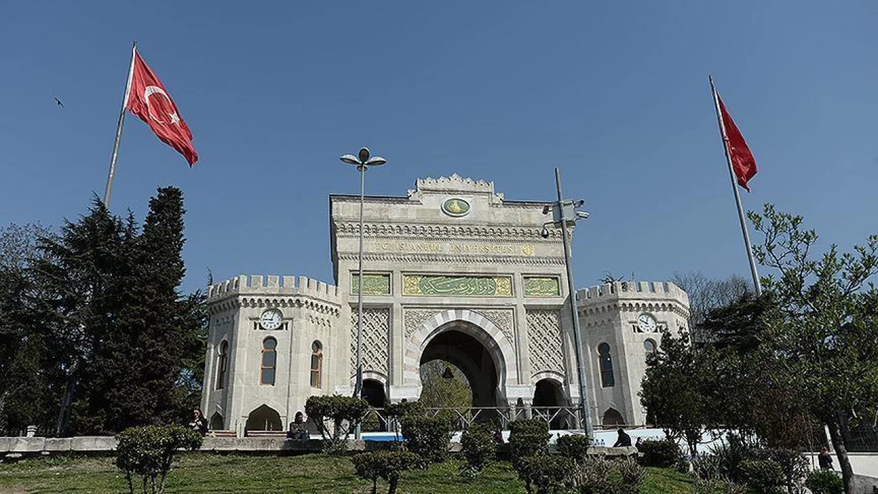stanbul'da niversiteler de tatil