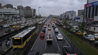 stanbul'da yal havann etkisiyle trafik younluu yzde 74'e ulat