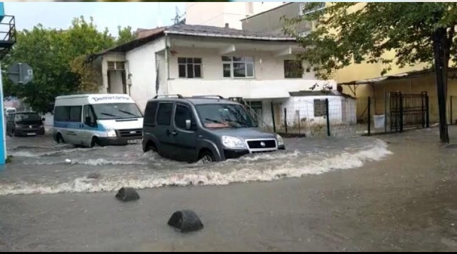 stanbul'da youn ya etkili oldu