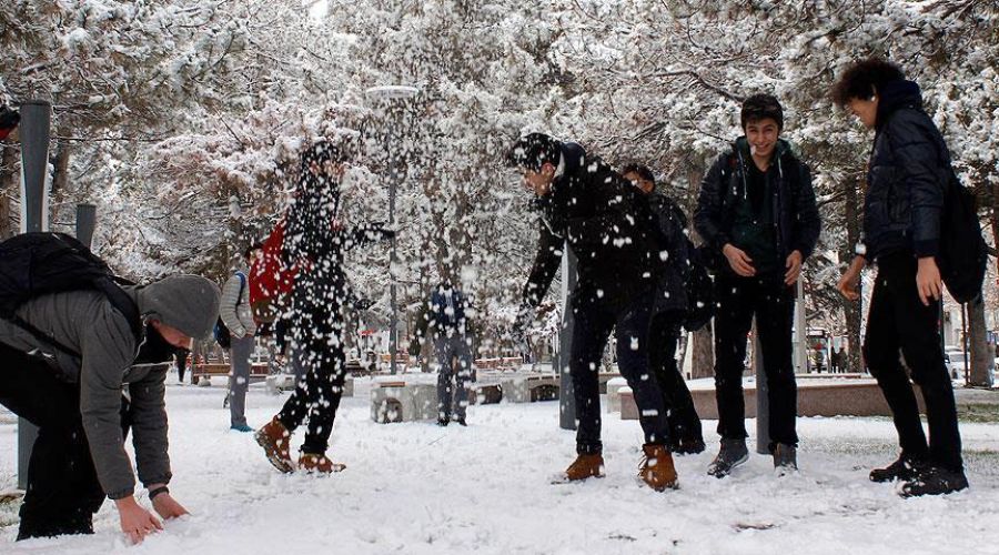 İstanbul'da yüz yüze eğitime 1 gün daha ara
